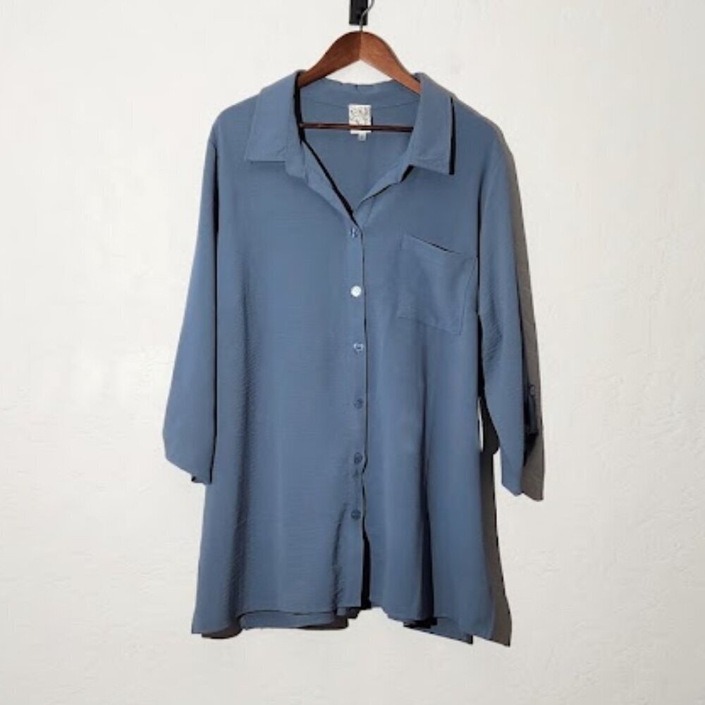 Naif Women's Plus Size Tunic Blouse in size 3X